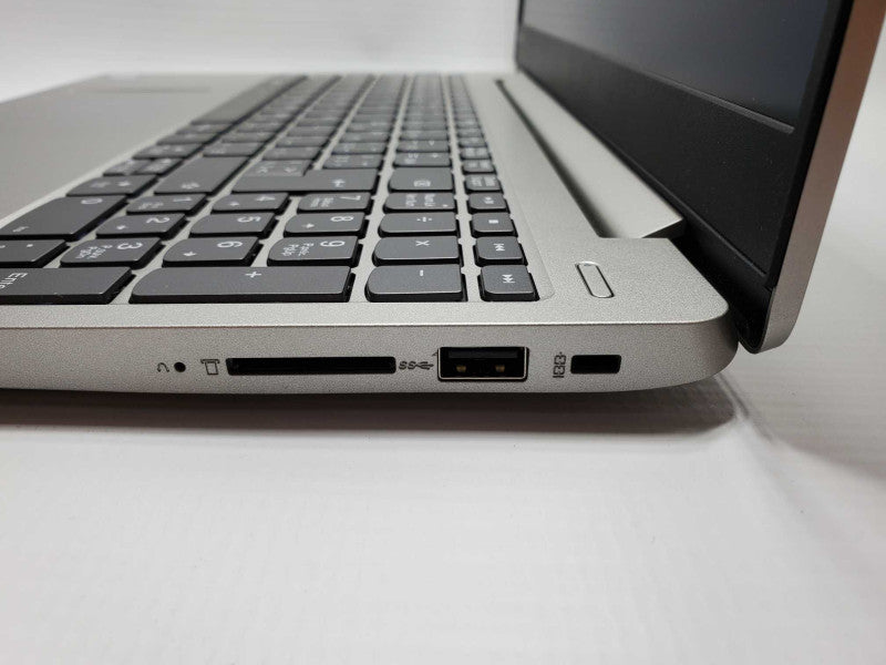 Lenovo IdeaPad 330S Core i7-8550U @ 1.8 GHz 8GB DDR4 250GB SSD (