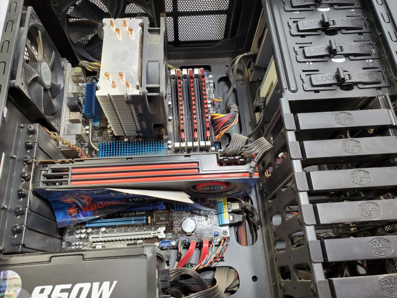 Custom Asus P6X58D-E Vore i7-960 @3.2GHz 12GB RAM No HDD Radeon HD 6970 )