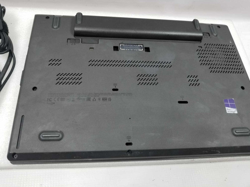 Lenovo ThinkPad T460 14\\" Laptop i5-6300U 2.4GHz/8GB DDR3, 256GB SSD, READ* ~