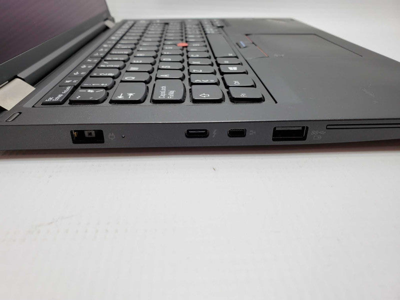 Lenovo Yoga 370 Core i5-7300U @ 2.6 GHz 16GB DDR4 250GB SSD *Touchscreen* (