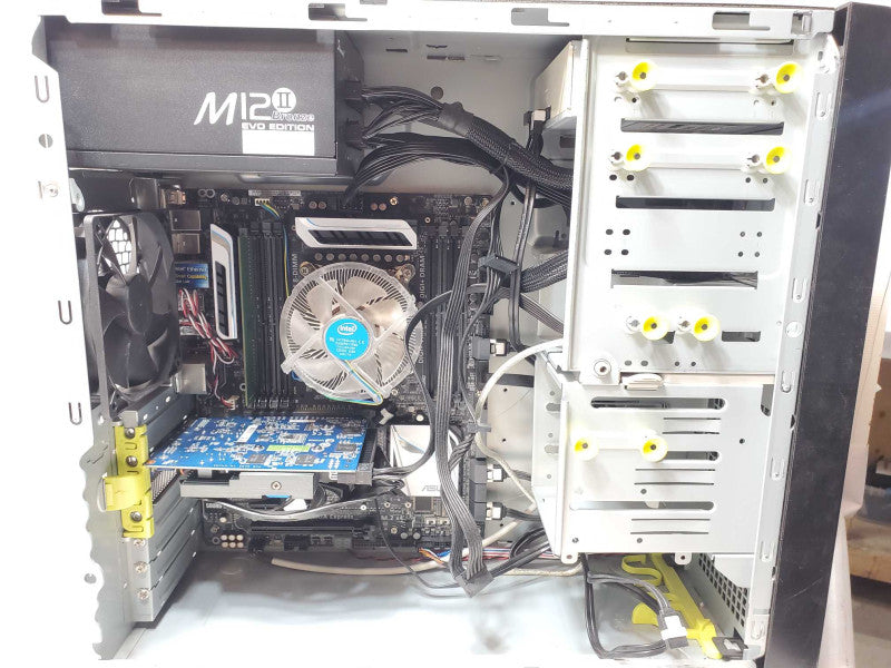 Custom Asus PC, Core I7-5820K 3.3GHz, 4GB DDR4, Gigabyte GV-N6500C-2GI GPU _