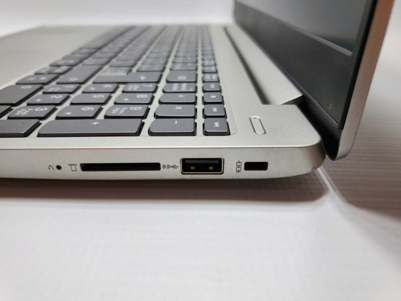 Lenovo IdeaPad 330S Core i7-8550U @ 1.8 GHz 8GB DDR4 250GB SSD (