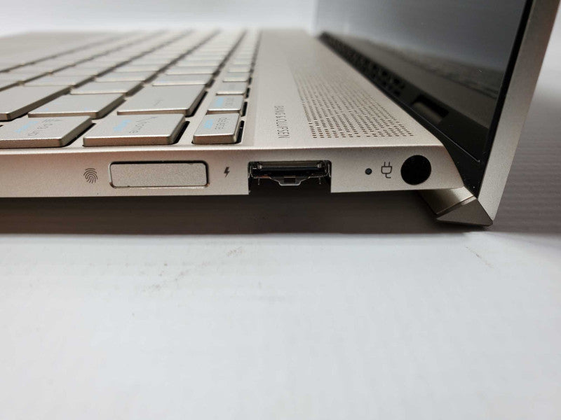 HP Envy Core i5-8250U @ 1.6 GHz 8GB Ram 250GB SSD *Touchscreen* [Read] (