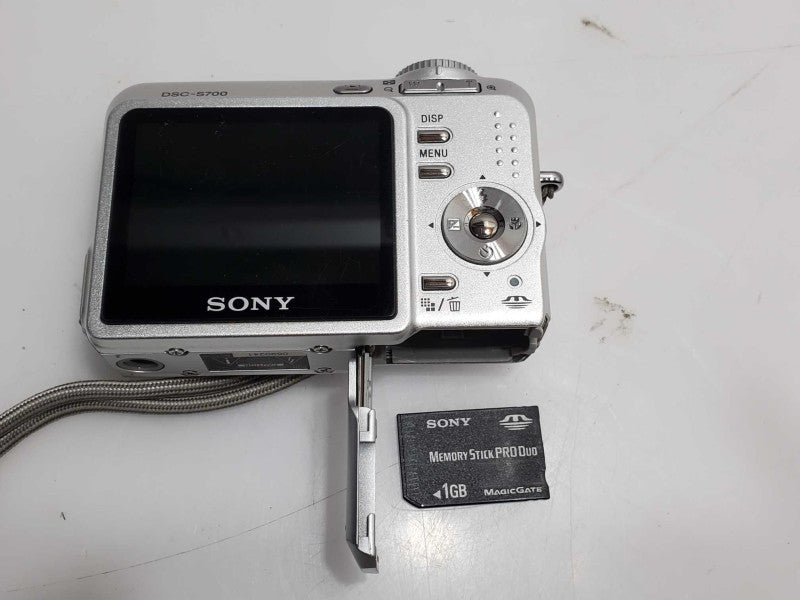 Sony Cybershot DSC-S700 7.2MP Digital Camera w/ 1GB Card & Cables _ Tested )