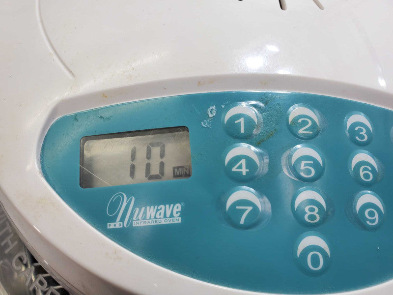 NuWave Oven Pro Infrared Cooking System w/ Manual & 1 pair of pizza flipper )