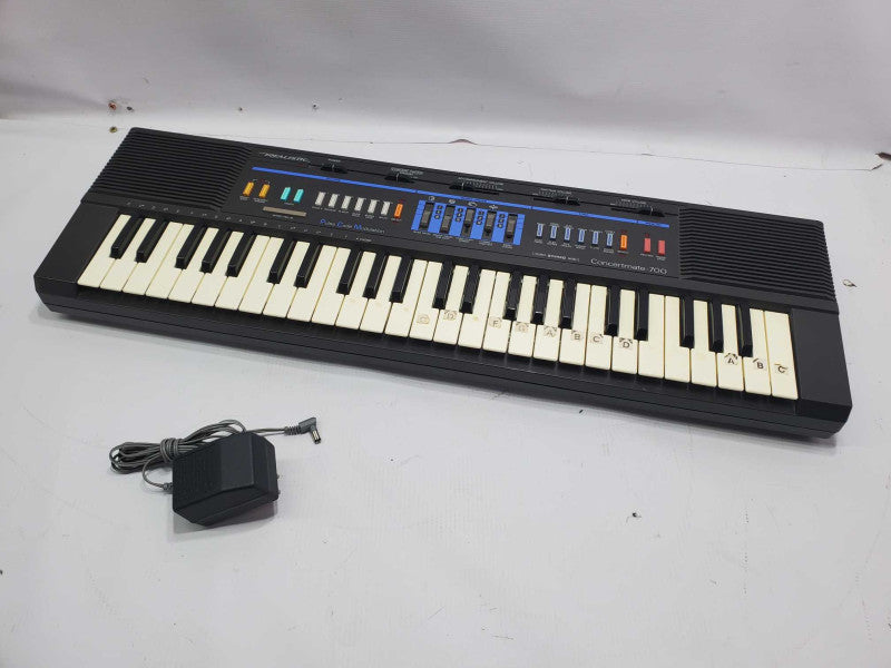 REALISTIC Concertmate 700 Electric Musical Keyboard w/ AC Adapter |
