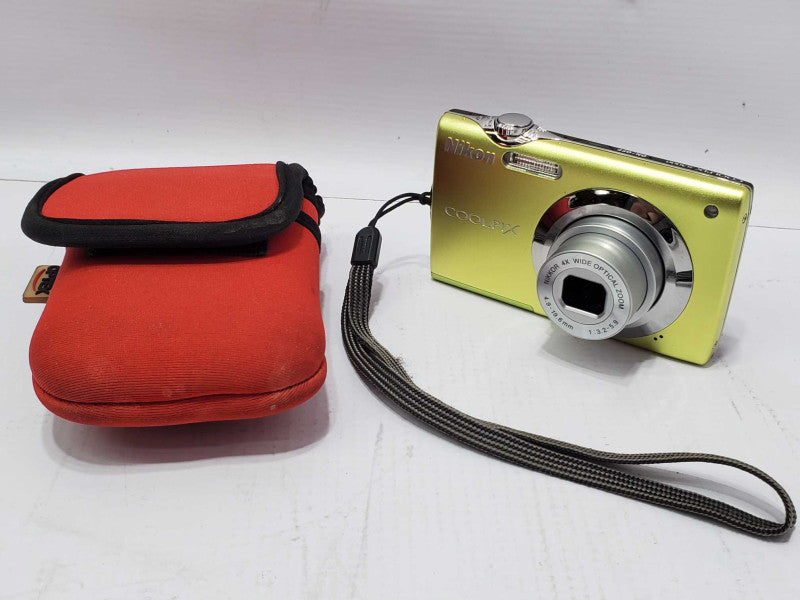 NIKON Coolpix S3000 Green 12MP Digital Camera |