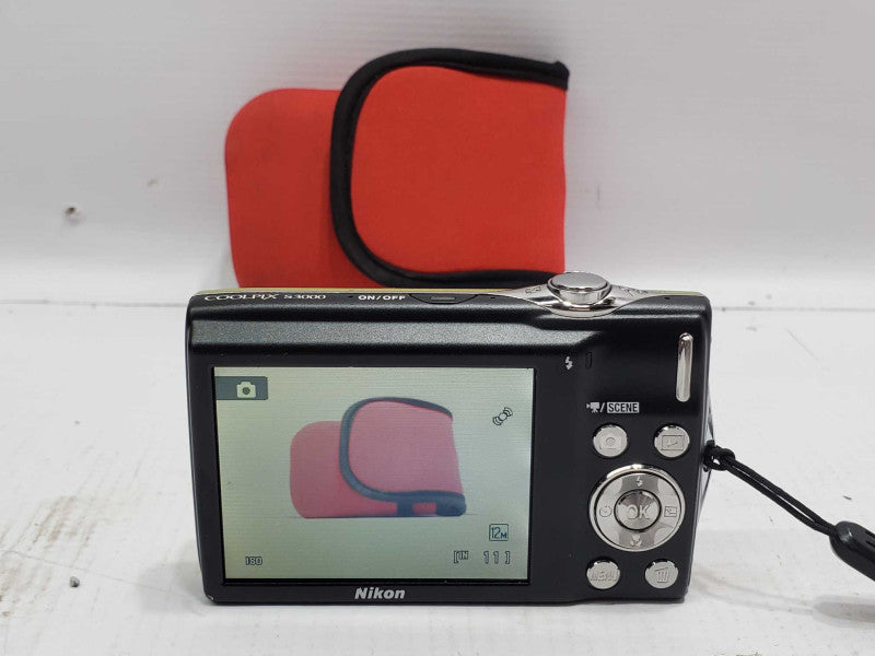 NIKON Coolpix S3000 Green 12MP Digital Camera |