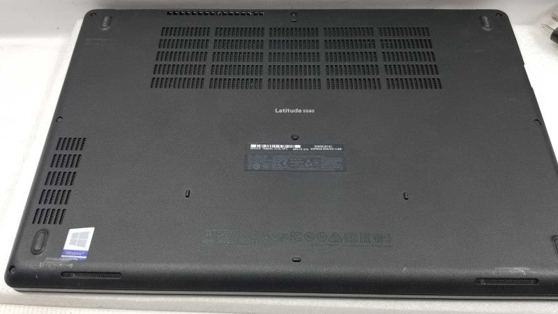 Dell Latitude 5590 15.6\\", i5-8250u 1.6GHz/8GB DDR4, 256GB SSD, Read* ~