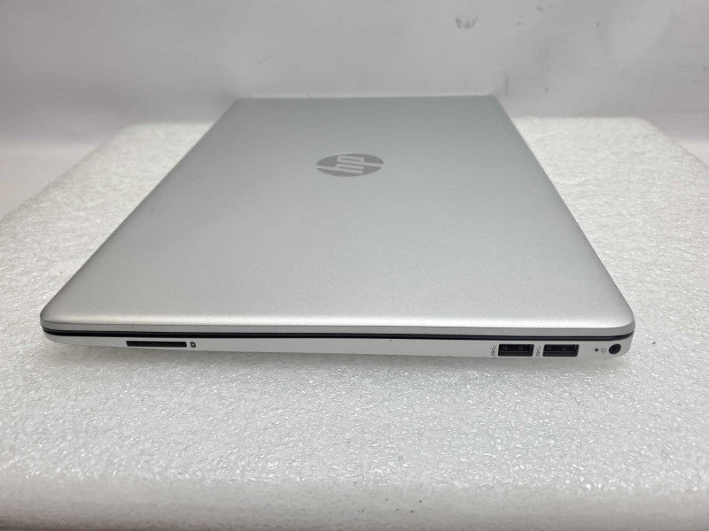 HP 15-dwOOO7ca, Core i5-8265u 1.6GHz, 8GB DDr4, 256GB SSD, w/ Power adapter _