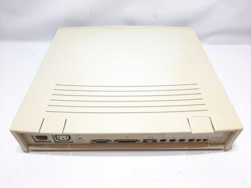 Vintage Apple Macintosh Quadra 610 Computer Boots to Chime +