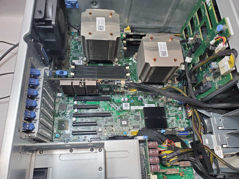 Dell PE T420, 2x Xeon E5-2430 2.2GHz, 16GB, PERC H710, 2x PSU, 3.5\\", Read _
