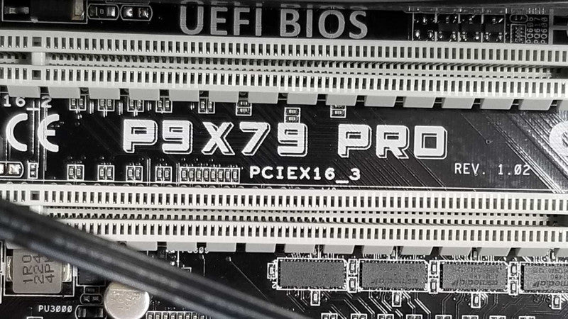 ASUS P9X79 PRO Intel X79, i7-3930K 3.2GHz/4GB DDR3, nVidia GT 640, No HDDS ~
