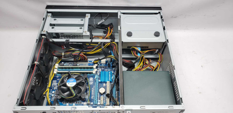 Custom PC i5-2400 @ 3.10ghz / 4gb ram / GA-H77M-D3H LGA1155 #