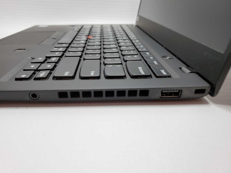 Lenovo ThinkPad X1 Carbon Core i5-8250U @ 1.6 GHz 8GB Ram 250GB SSD (