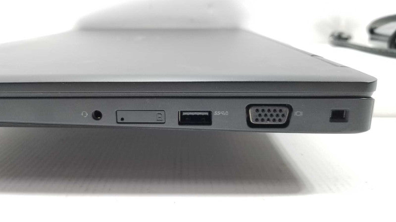 Dell Latitude 5590 15.6\\" FULL-HD i5-8250U 1.6GHz/8GB DDR4, 180GB SSD. ~