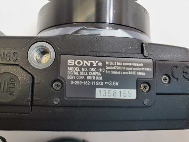 Sony Cyber-shot DSC-H10 8.1MP Digital Camera )