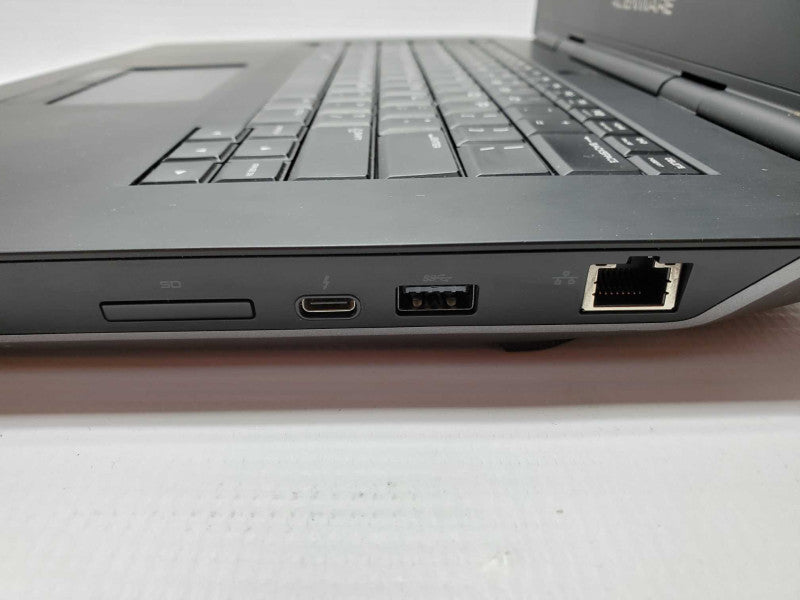 Dell Alienware 15 R2 Core i7-6820HK @ 2.7 GHz 16GB Ram 500GB SSD R9 M390x 4GB (