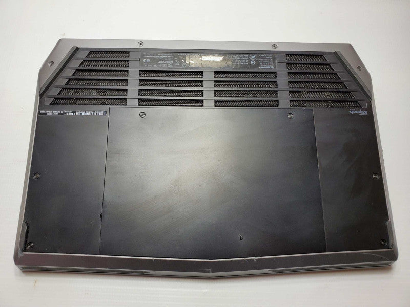 Dell Alienware 15 R2 Core i7-6820HK @ 2.7 GHz 16GB Ram 500GB SSD R9 M390x 4GB (