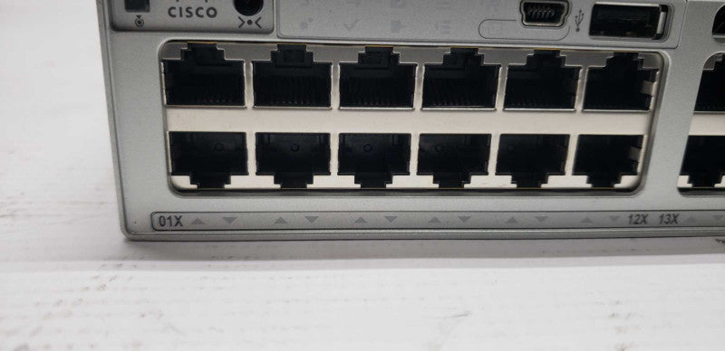 Cisco C9300-48UPOE Switch / no network module  #