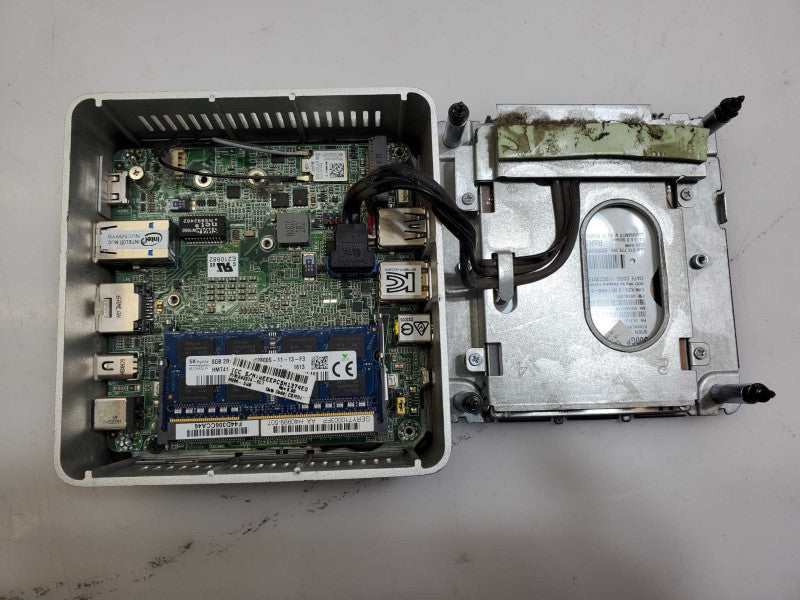 Intel NUC NUC5i5RYH Coe i5-5250U @1.6GHz 8GB RAM 500GB HDD )