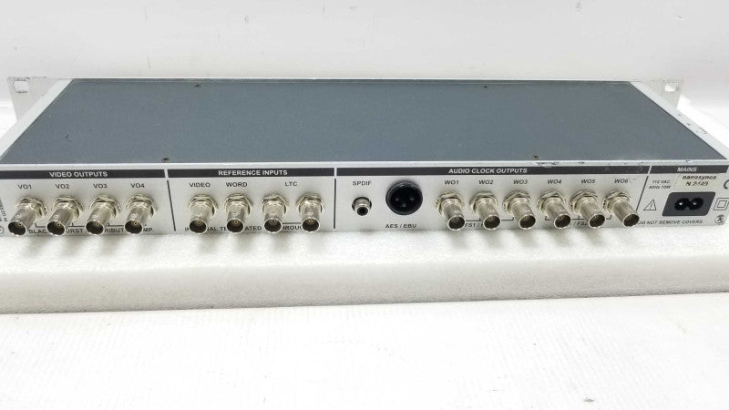 Rosendahl Nanosyncs DDS Audio Clock and Video Sync Reference Generator ~