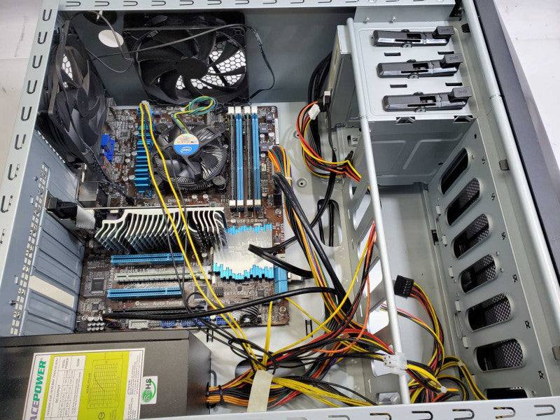 Custom PC Asus P8Z77-V LE PLUS i5-3570 @ 3.4GHz 8GB DDR3 GT520 No HDD )