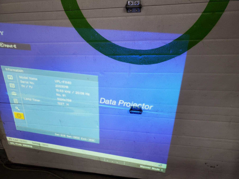 Sony VPL-FX40 3LCD 1080p HDMI Projector  1227h used. )