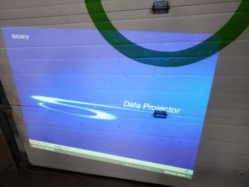 Sony VPL-FX40 3LCD 1080p HDMI Projector  1227h used. )