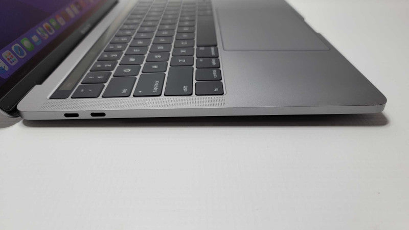 MacBook Pro 13-inch 2016 with i7 CPU 16GB RAM & 256GB Storage READ -