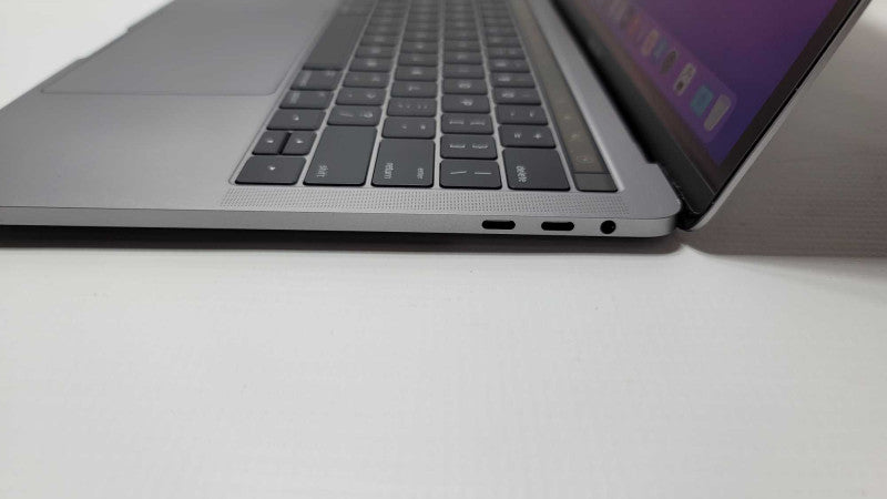 MacBook Pro 13-inch 2016 with i7 CPU 16GB RAM & 256GB Storage READ -