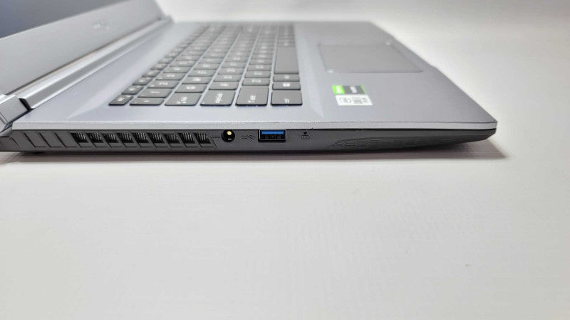 MSI MS-16R4 WF65 10TJ Workstation Laptop see description for specs READ -