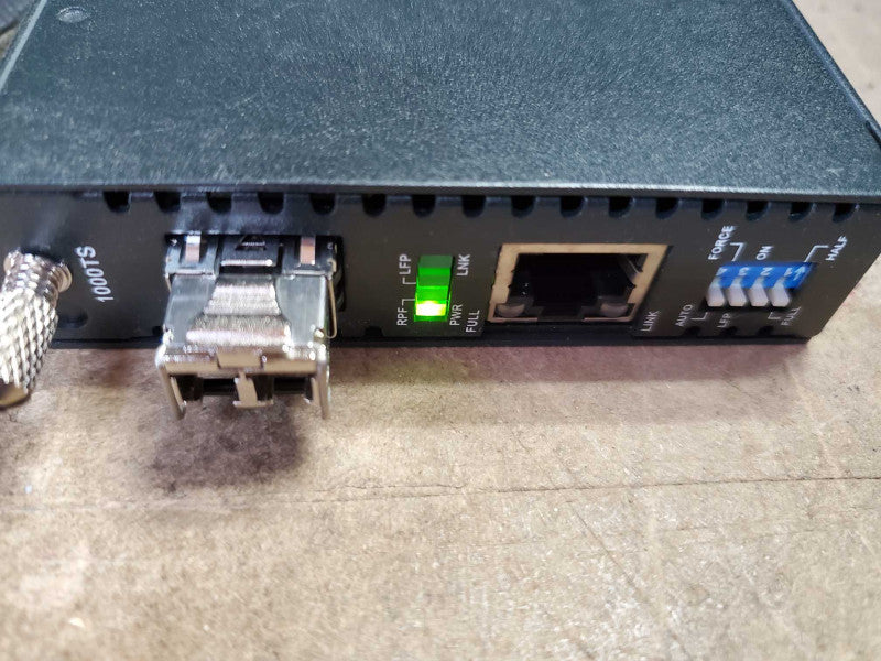 StarTech.com ET91000LC2 Giga Ethernet to Multi Mode LC Fiber Media Converter )