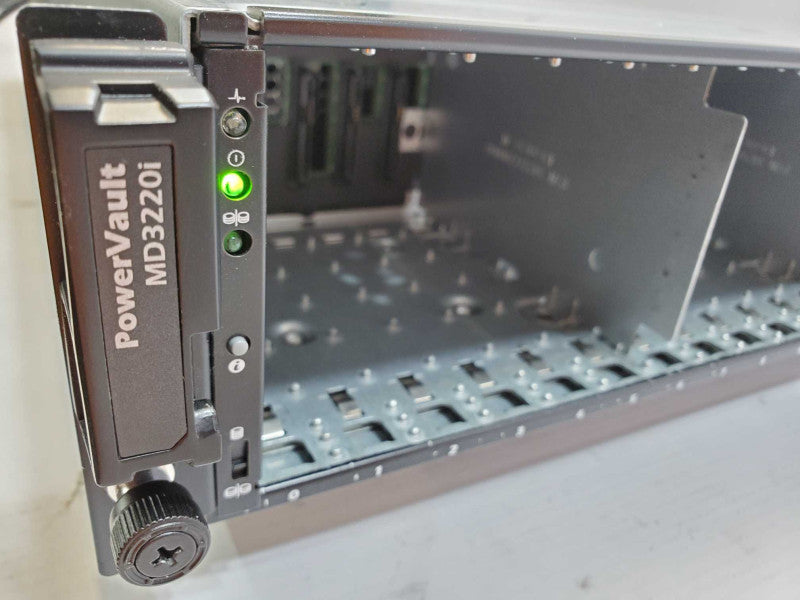 Dell PowerVault MD3200i iSCSI SAN Storage Array 24x 2.5\\" 2x Ctrl. 2x600W PS (