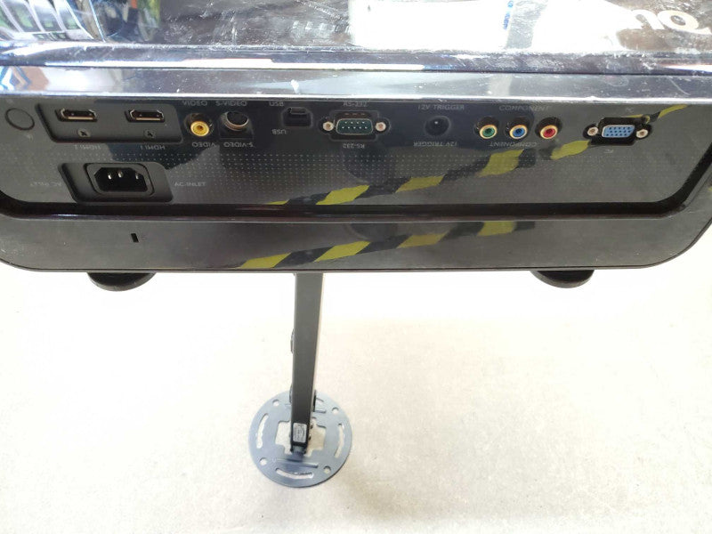 BenQ W6000 1080P Home Theater Projector 3323h used w/ bracket )