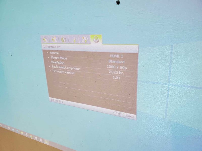 BenQ W6000 1080P Home Theater Projector 3323h used w/ bracket )