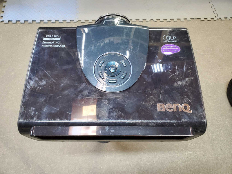 BenQ W6000 1080P Home Theater Projector 3323h used w/ bracket )