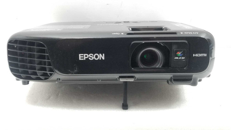 Epson EX5220 Tri-LCD Wireless Projector Only 37 Lamp Hours, W/ Bag and Remote ~