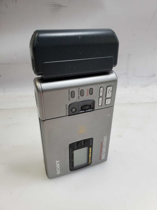 Sony MZ-R30 Portable Mini Disc Recorder w/ accessories )