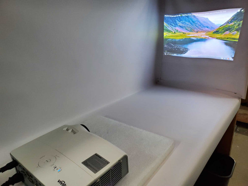 Vivitek DLP Projector D554 154 Lamp Hours, HDMI VGA, No accessories _
