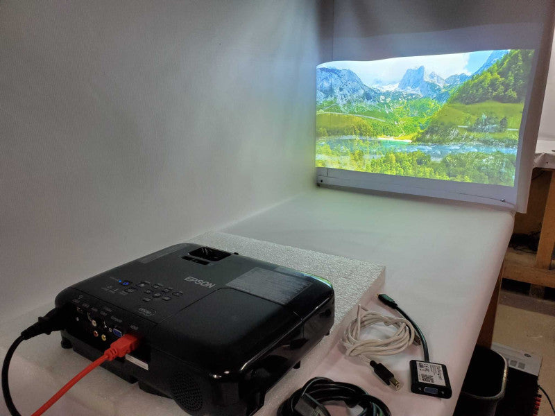 Epson EX5250 LCD H723A Projector 27H Lamp Hours w/ Remote and cables _