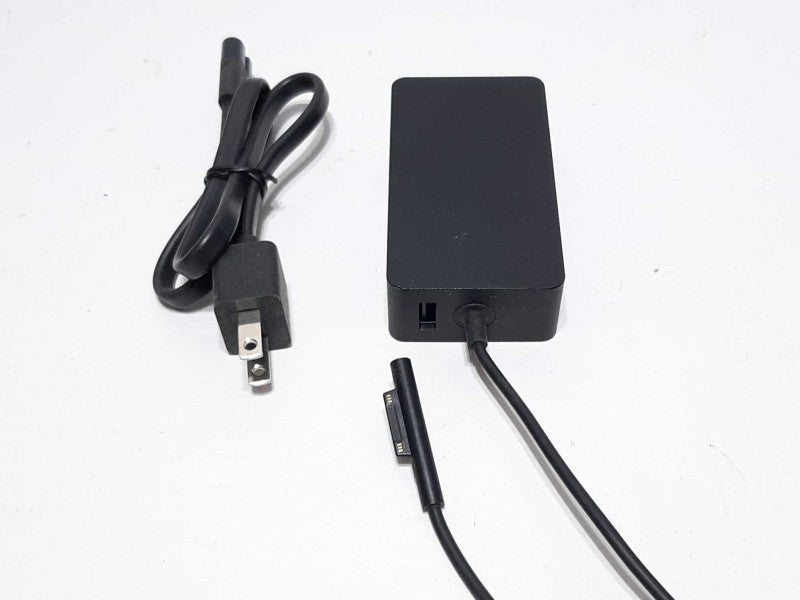 Microsoft 1800 AC Adapter IN:100-240V 1.6A / OUT: 15V 2.58A - 5V 1A +