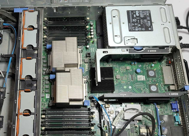 Dell PowerEdge R710 2x Xeon E5640 2.67GHz Perc H700 8x2.5\\" HDDS 2xPSU $