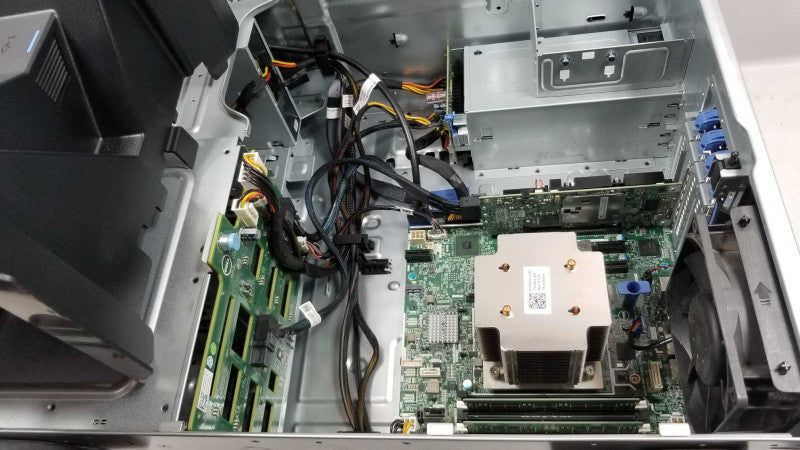 Dell PE T330, Xeon E3-1220 v5 3.0GHz QC/32GB DDR4, PERC H730, NO HDDs/Caddies ~