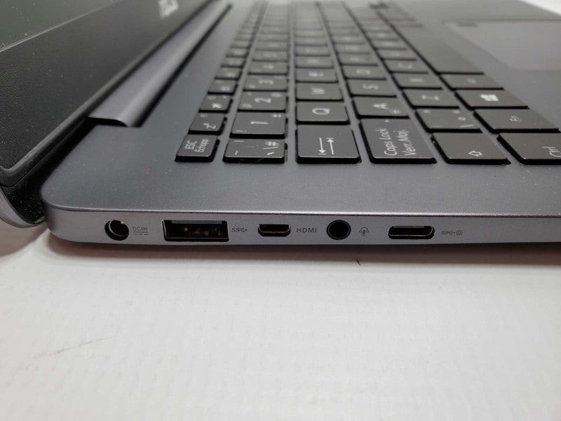 Asus Zenbook UX430U Core i5-8250U @ 1.6 GHz 8GB DDR4 250GB SSD (
