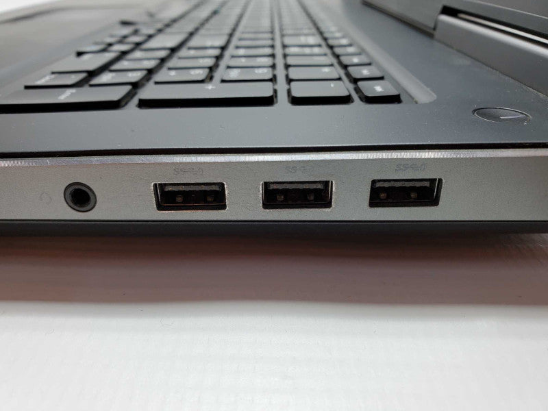 Dell Precision 7720 Core i7-6820HQ @ 2.7 GHz 32GB Ram 250GB SSD + 1TB HDD Quadro P4000 8GB (
