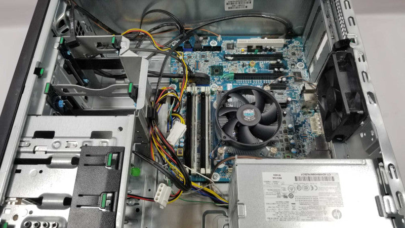 HP WS Z230m Xeon E3-1245 v3 3.4GHz/ 4GB DDR3, No HDDs, READ* ~