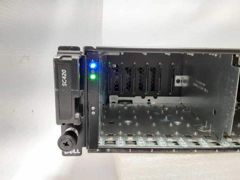 Dell SC420 Expansion Enclosure 24x 2.5\\" SAS Bays 2x12G-SAS-4 2x PSU +