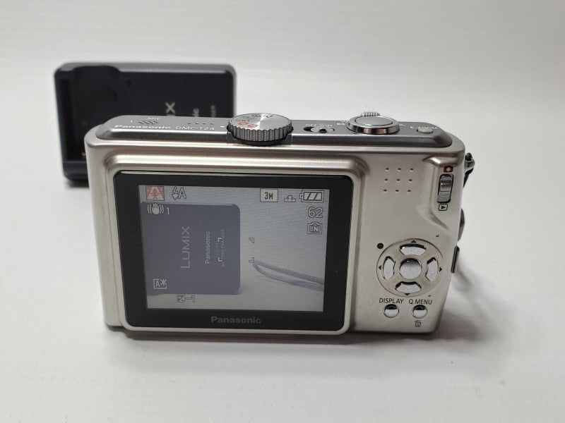 Panasonic DMC-TZ4 |