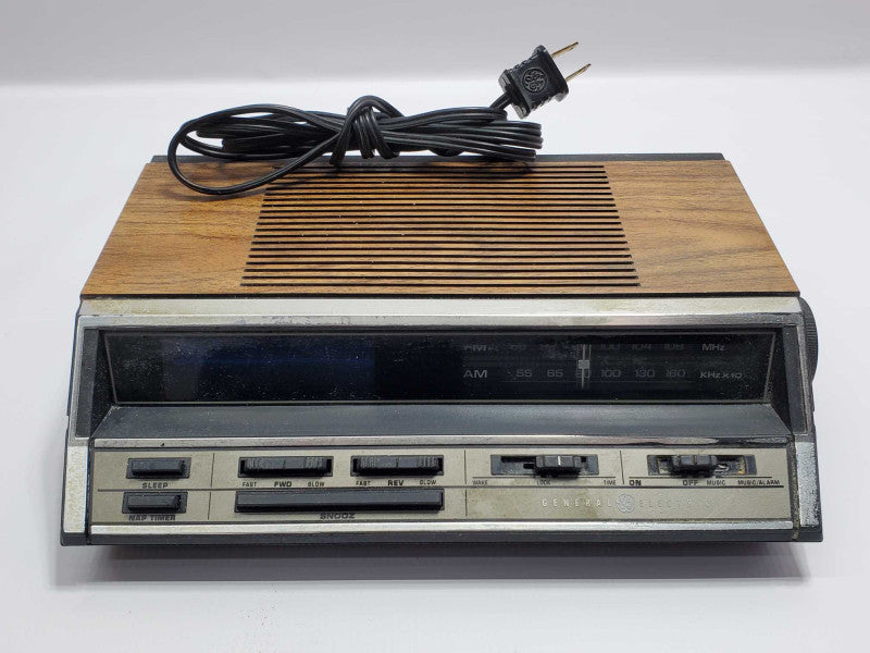 General Electric 7-4666A Radio Alarm Clock |